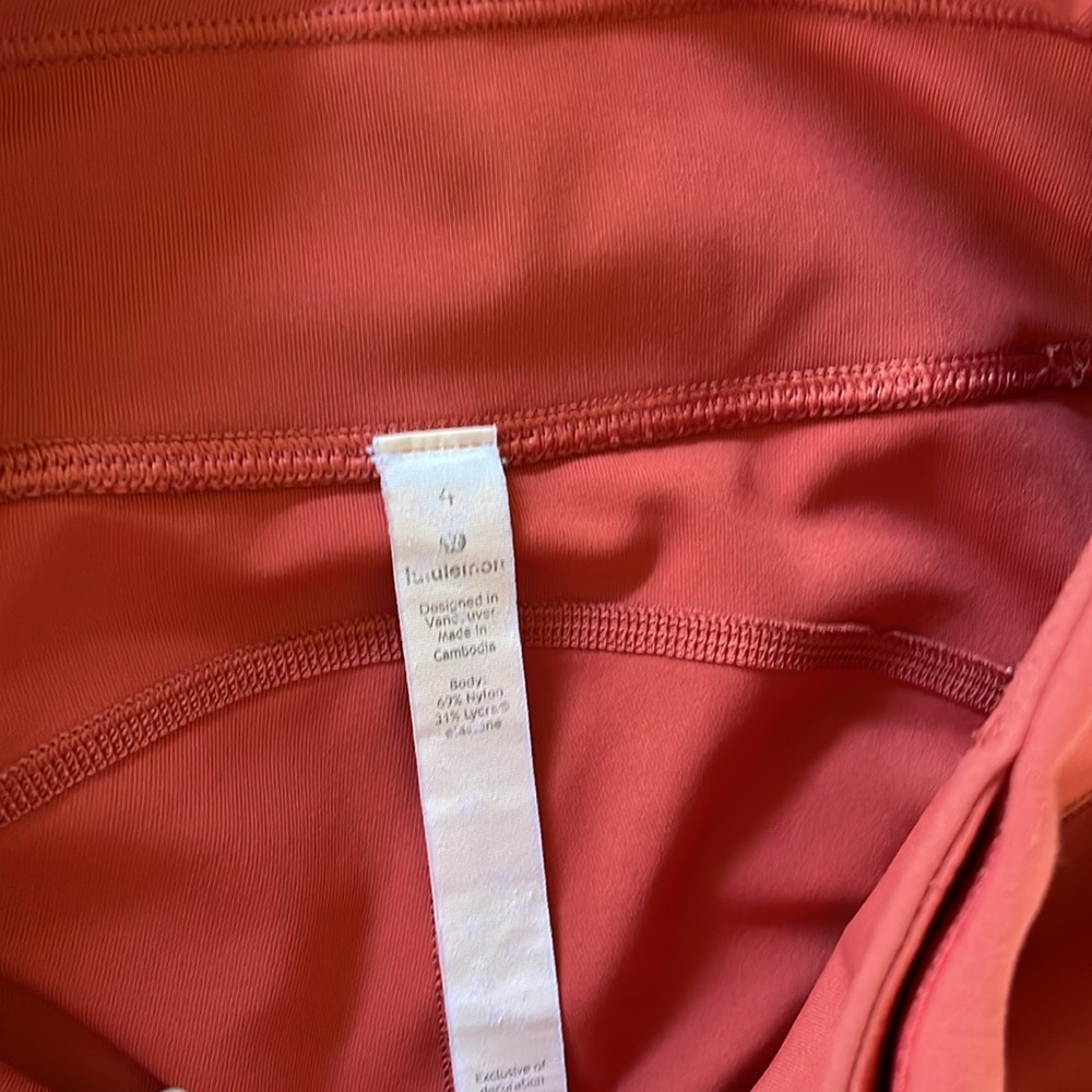 EUC Lululemon Time to Sweat crop - Picture 5 of 13